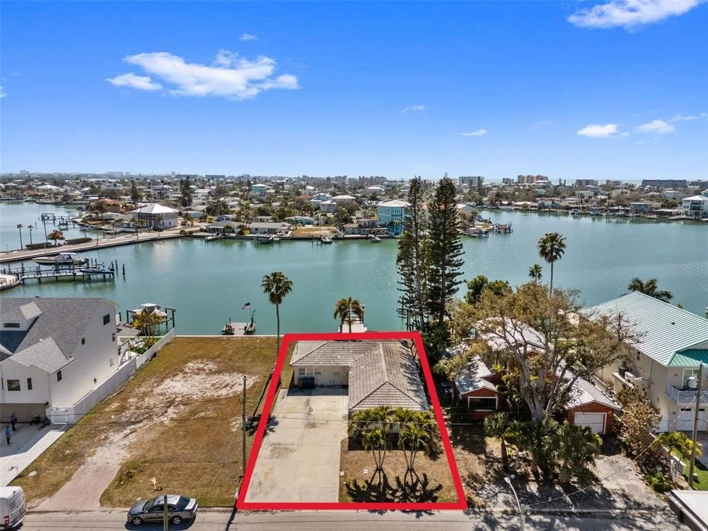Photo of 837 BAY POINT DRIVE
