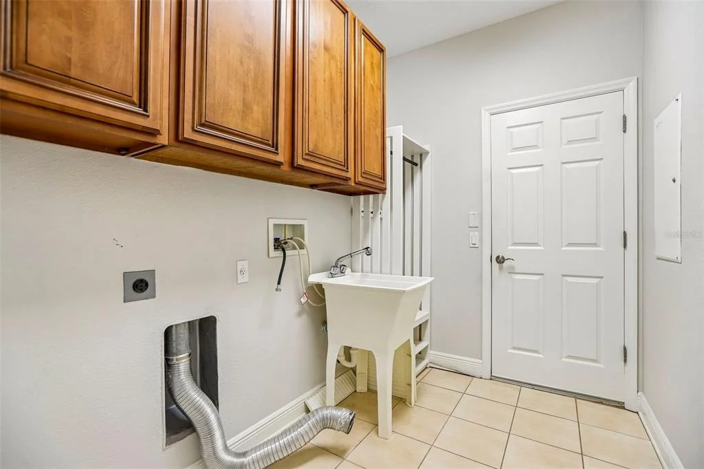 Photo of 5903 CAPE LOOP