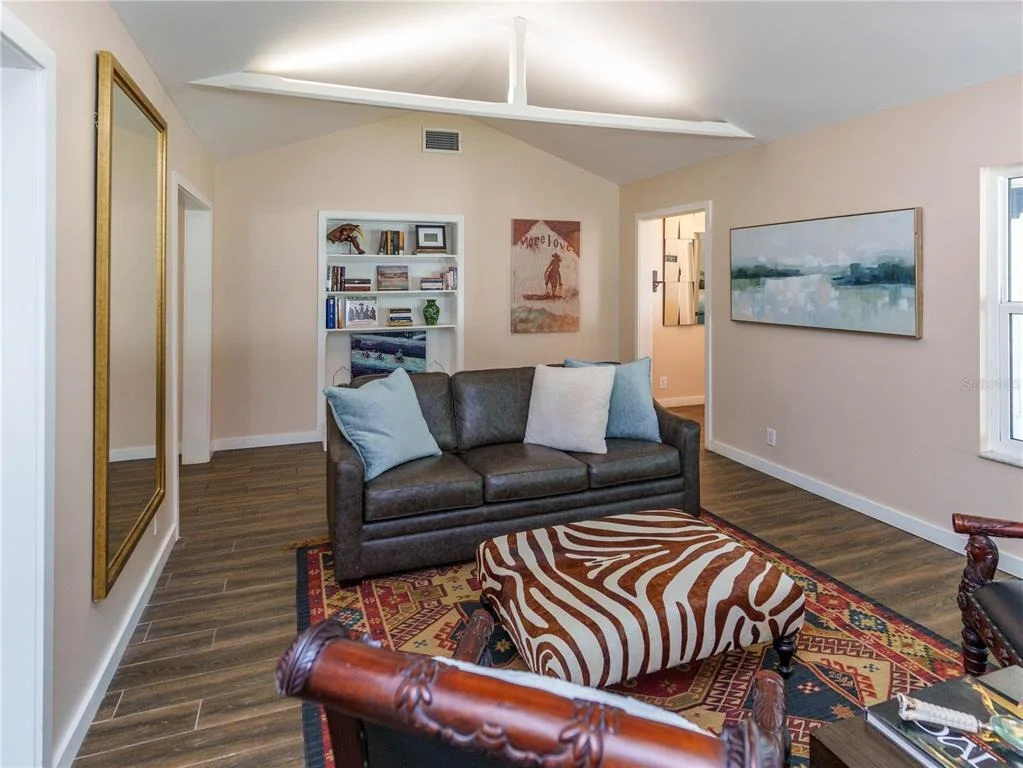 Photo of 2633 W SUNSET DRIVE