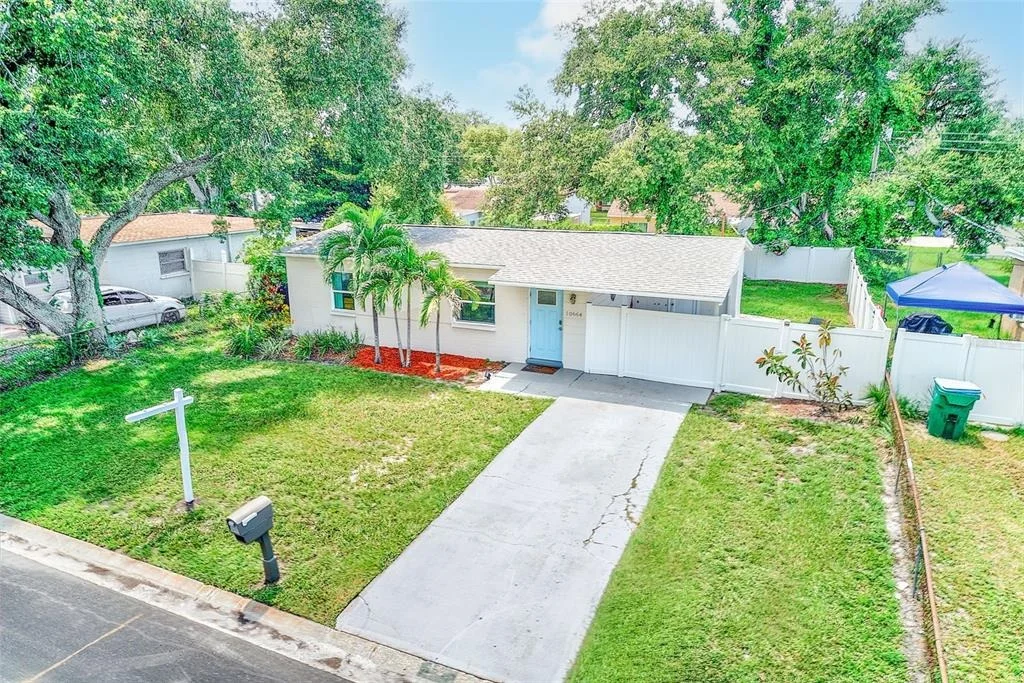 Photo of 10664 STARKEY ROAD