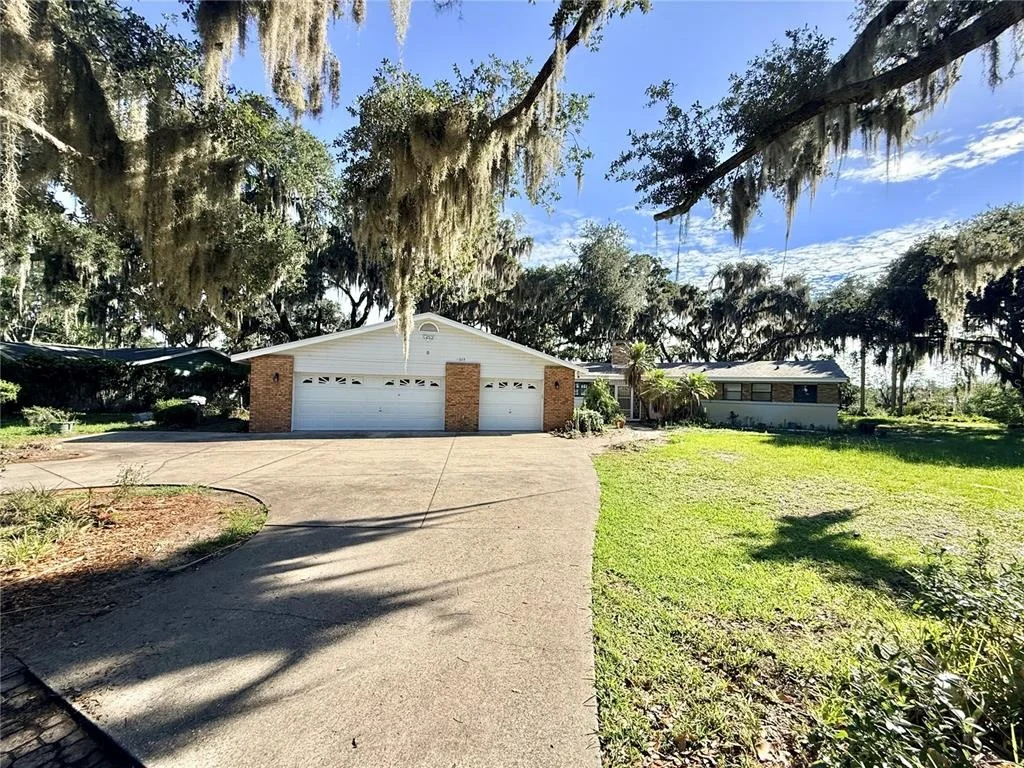 Photo of 11045 BRONSON ROAD
