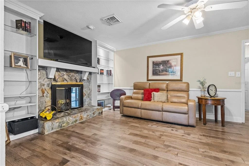 Photo of 1437 GLENVIEW ROAD