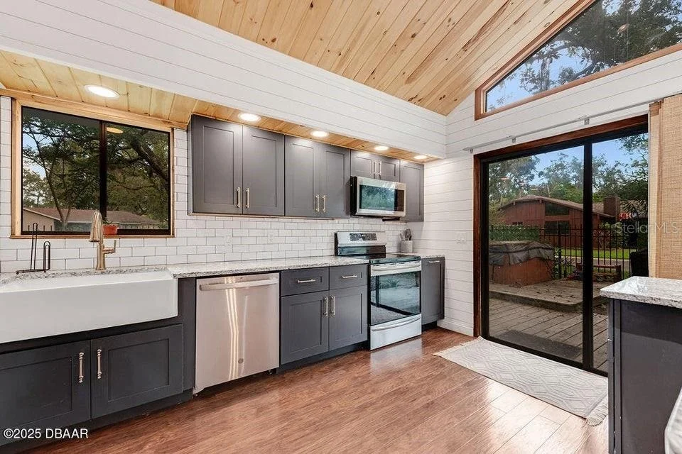 Photo of 28 BAYMEADOW COURT