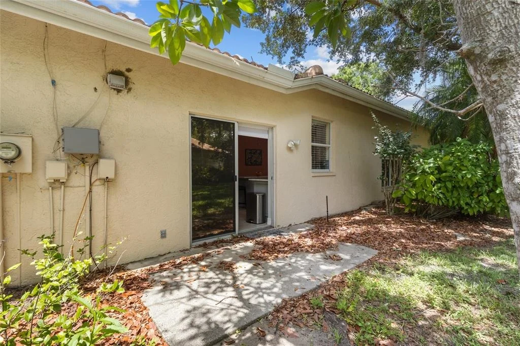 Photo of 6662 OAKBROOKE CIRCLE