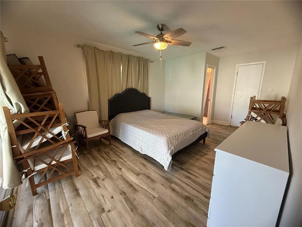 Photo of 409 NEEDLES DRIVE