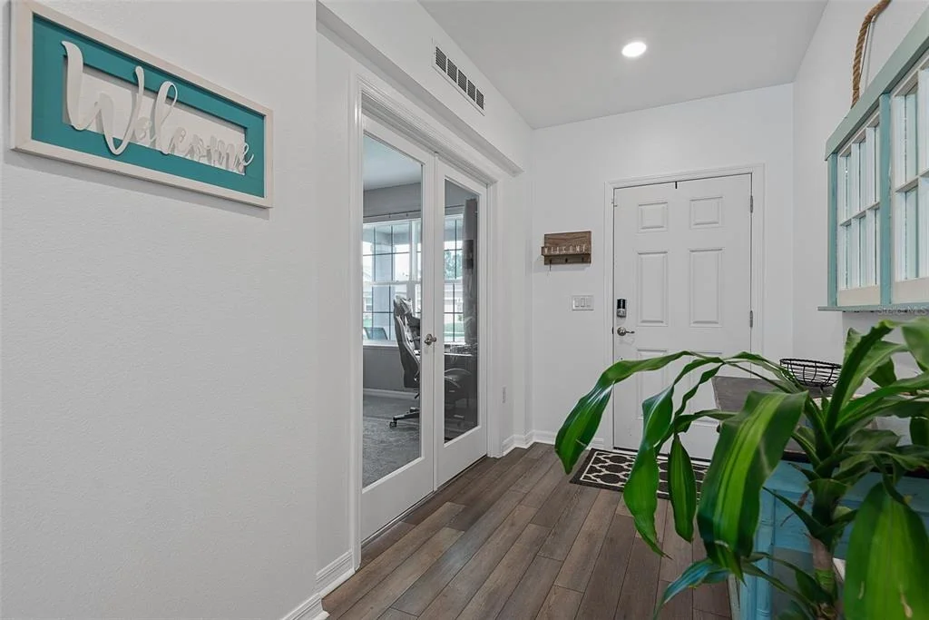 Photo of 123 OAKLEAF WAY