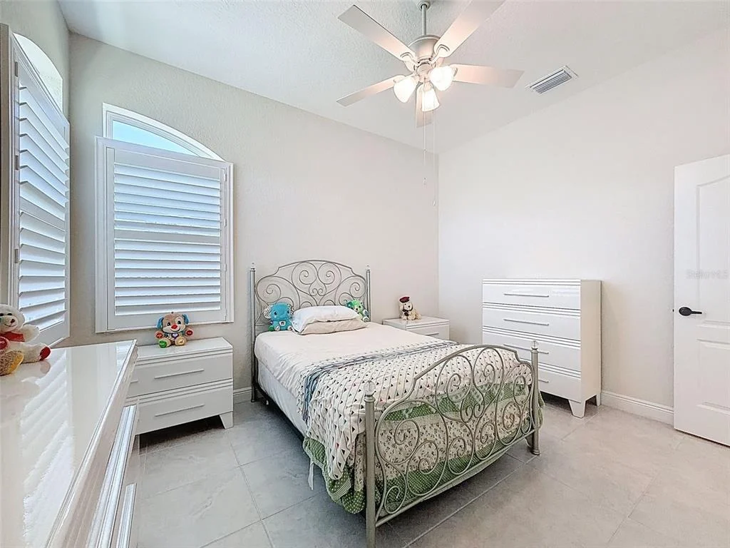 Photo of 1321 VALIANT AVENUE