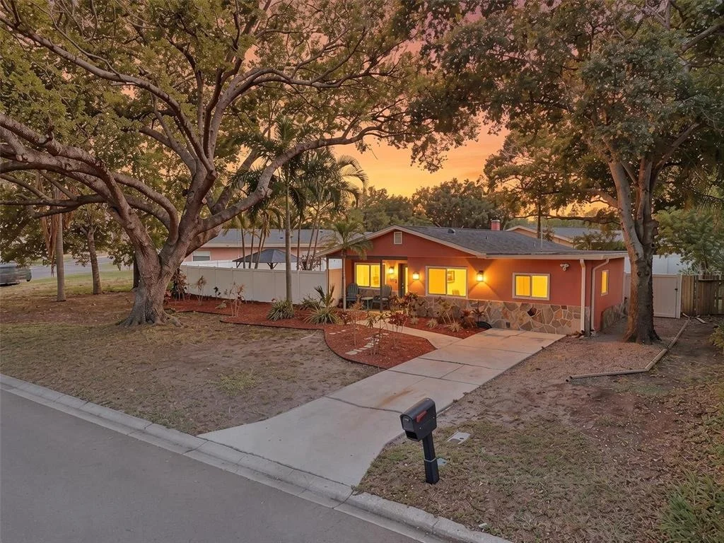 Photo of 961 LEXINGTON DRIVE