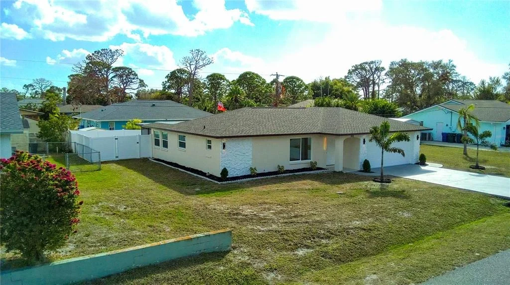 Photo of 1461 ROYAL ROAD