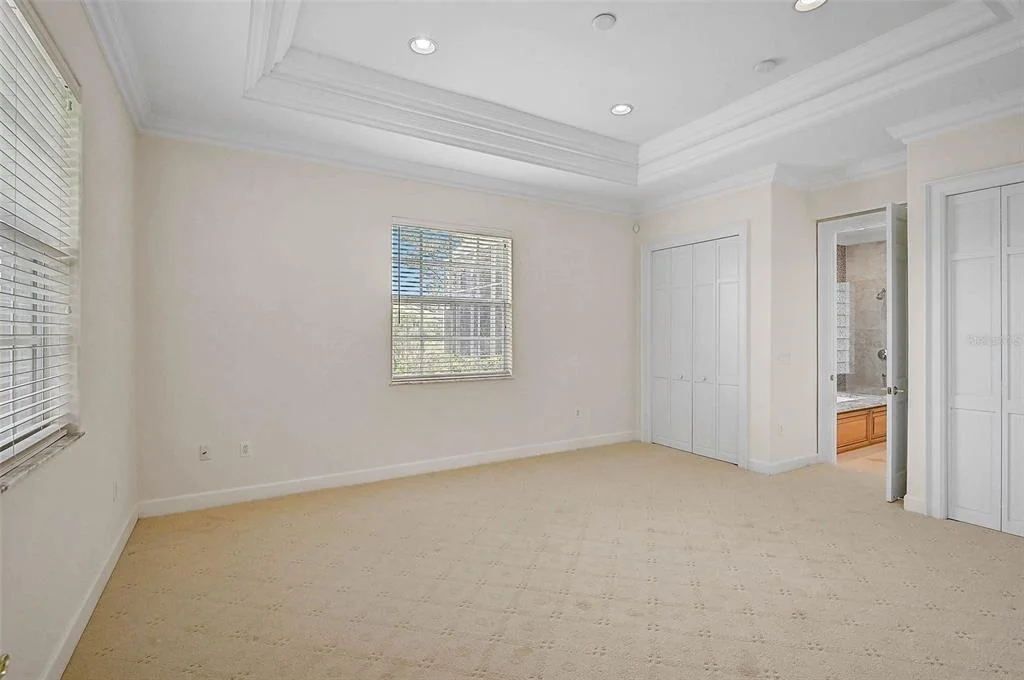 Photo of 852 MACEWEN DRIVE