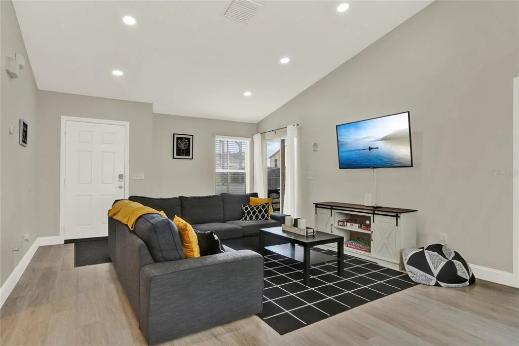 Photo of 188 RIDGEMONT COURT