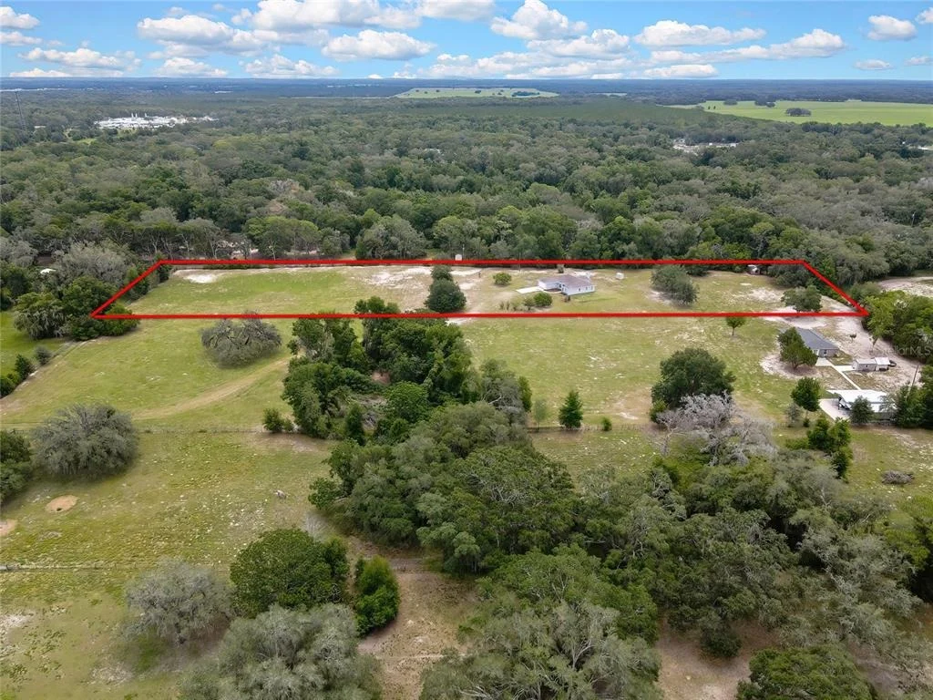 Photo of 20136 TWIN OAKS ROAD