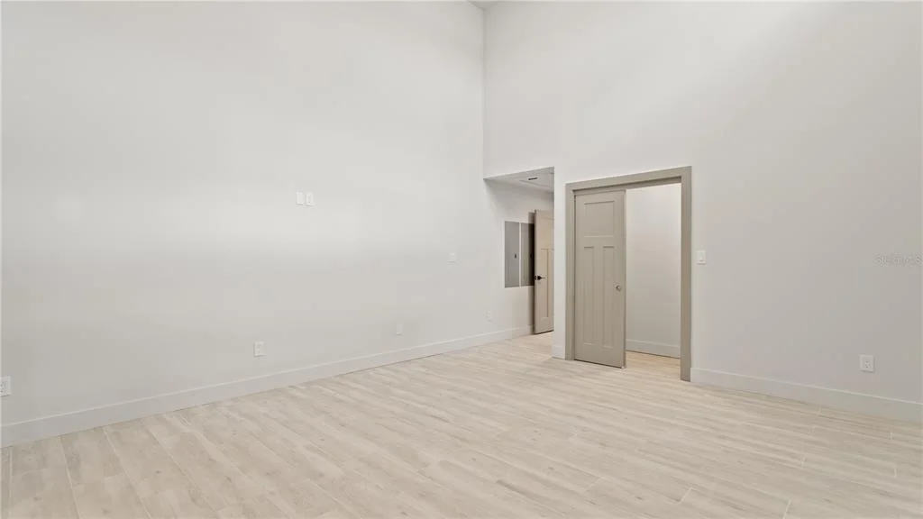Photo of 1447 BIRD ROAD