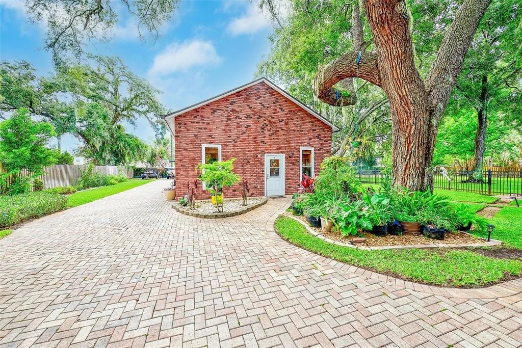 Photo of 807 CENTERBROOK DRIVE