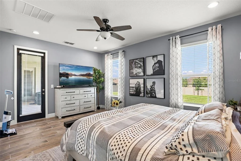 Photo of 4924 GOLDEN ZENITH WAY
