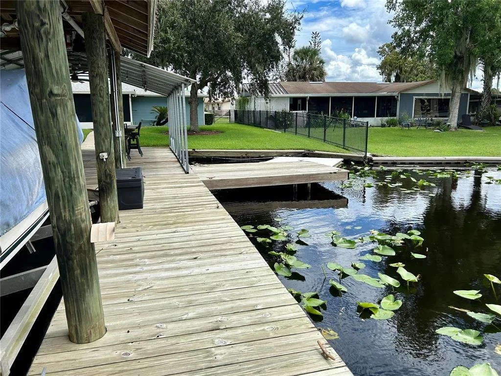 Photo of 1638 PARADISE LANE