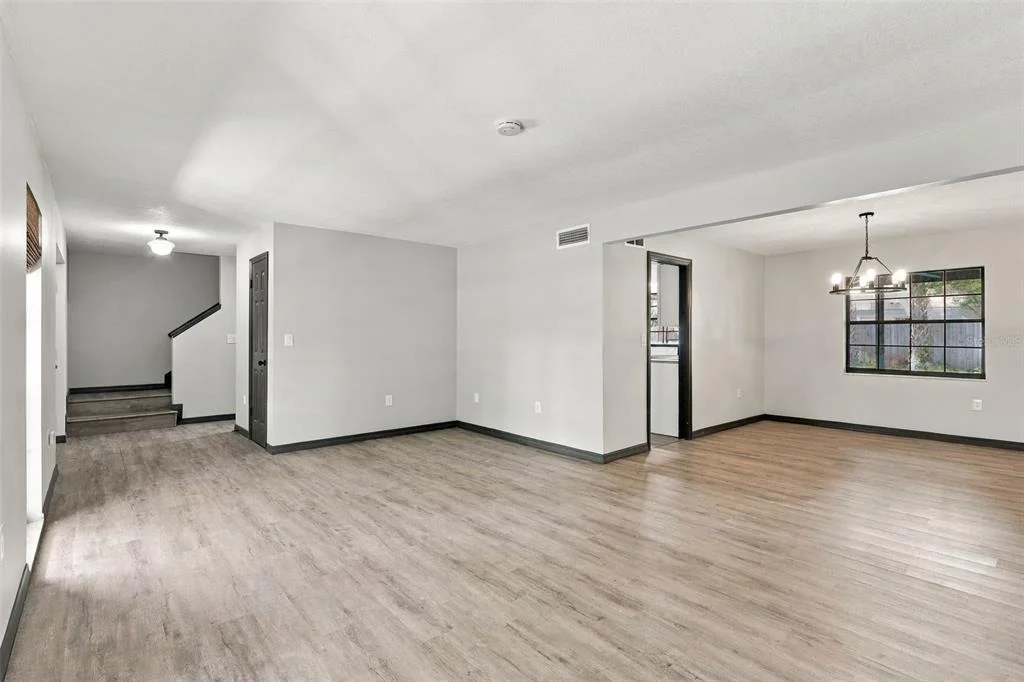 Photo of 3561 CALGARY LANE