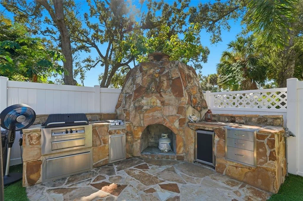 Photo of 517 AVERY AVENUE