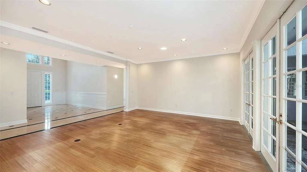 Photo of 916 MACEWEN DRIVE