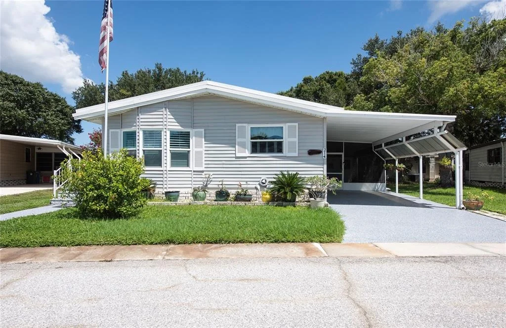 Photo of 214 DOLPHIN DRIVE N