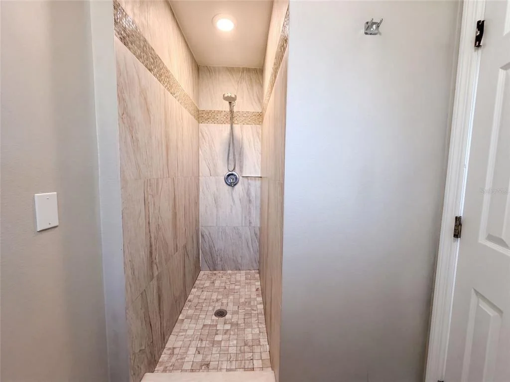 Photo of 121 INWOOD CIRCLE