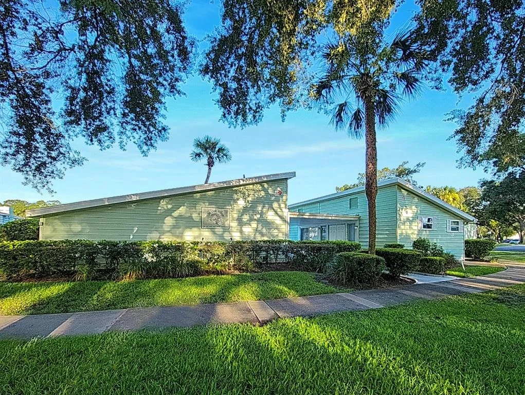 Photo of Unit B at 606 MIDWAY DRIVE