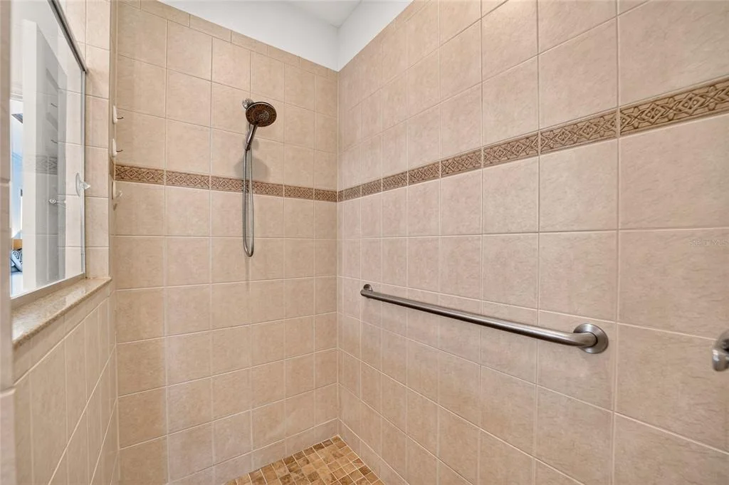 Photo of 914 SE 43RD STREET