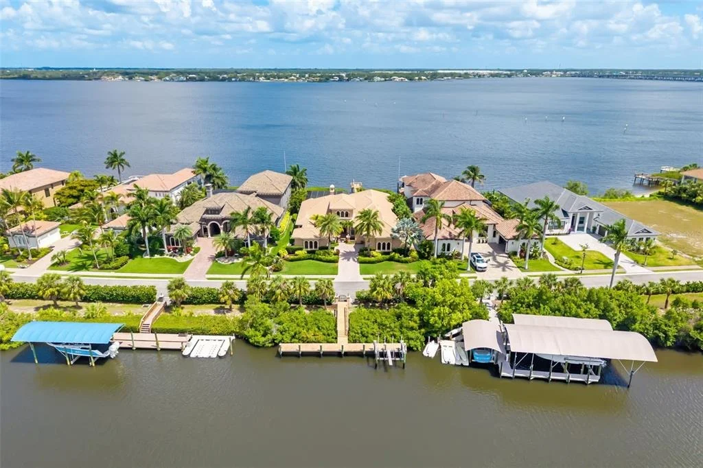 Photo of 4015 HAWK ISLAND DRIVE