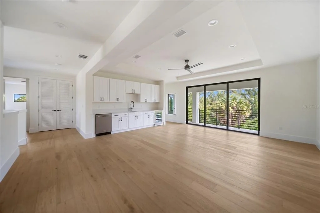 Photo of 626 BUTTONWOOD DRIVE