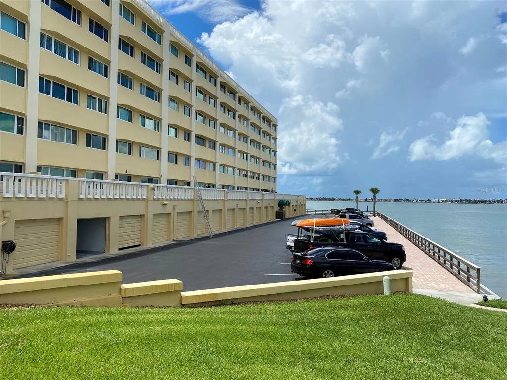 Photo of Unit 603C at 100 BLUFF VIEW DRIVE