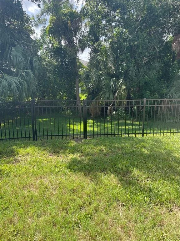 Photo of 8872 FOUNDERS CIRCLE