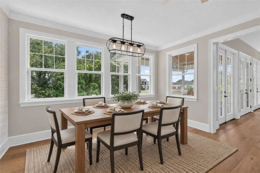 Photo of 580 W 10TH AVENUE