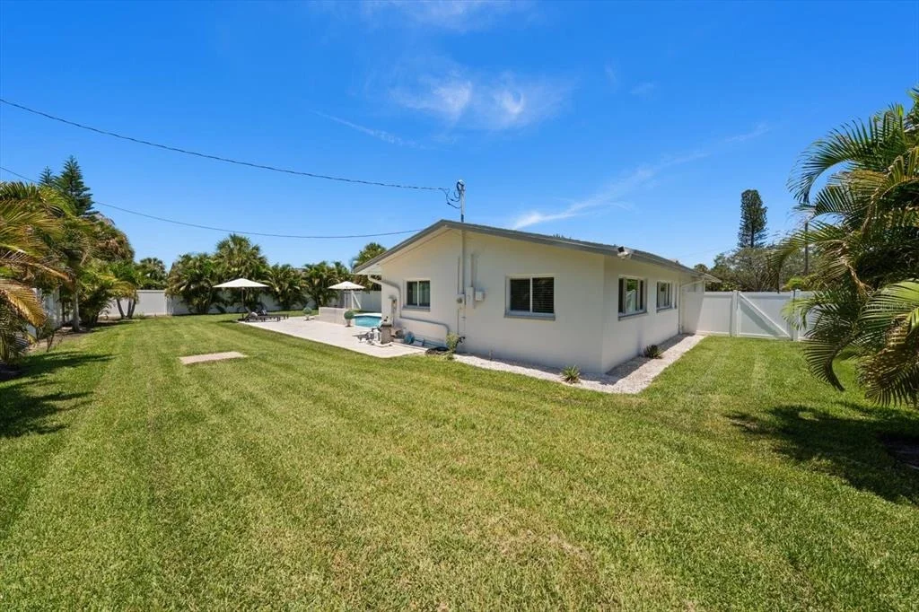 Photo of 821 JACARANDA DRIVE