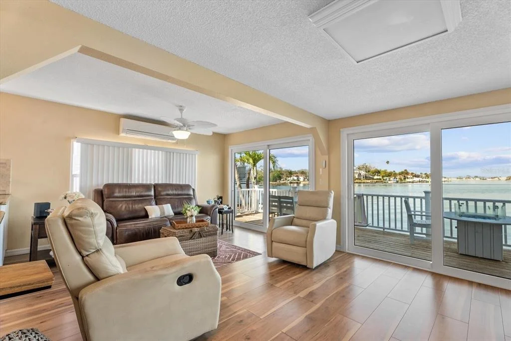 Photo of 33 N STARBOARD DRIVE