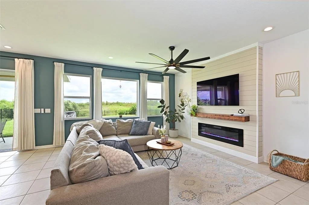 Photo of 11124 MOONSAIL DRIVE