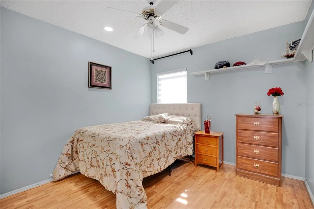 Photo of 985 HEMINGWAY DRIVE