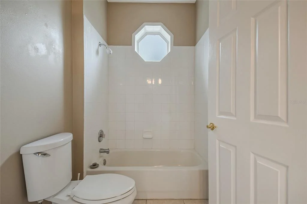 Photo of 116 OAK GROVE CIRCLE