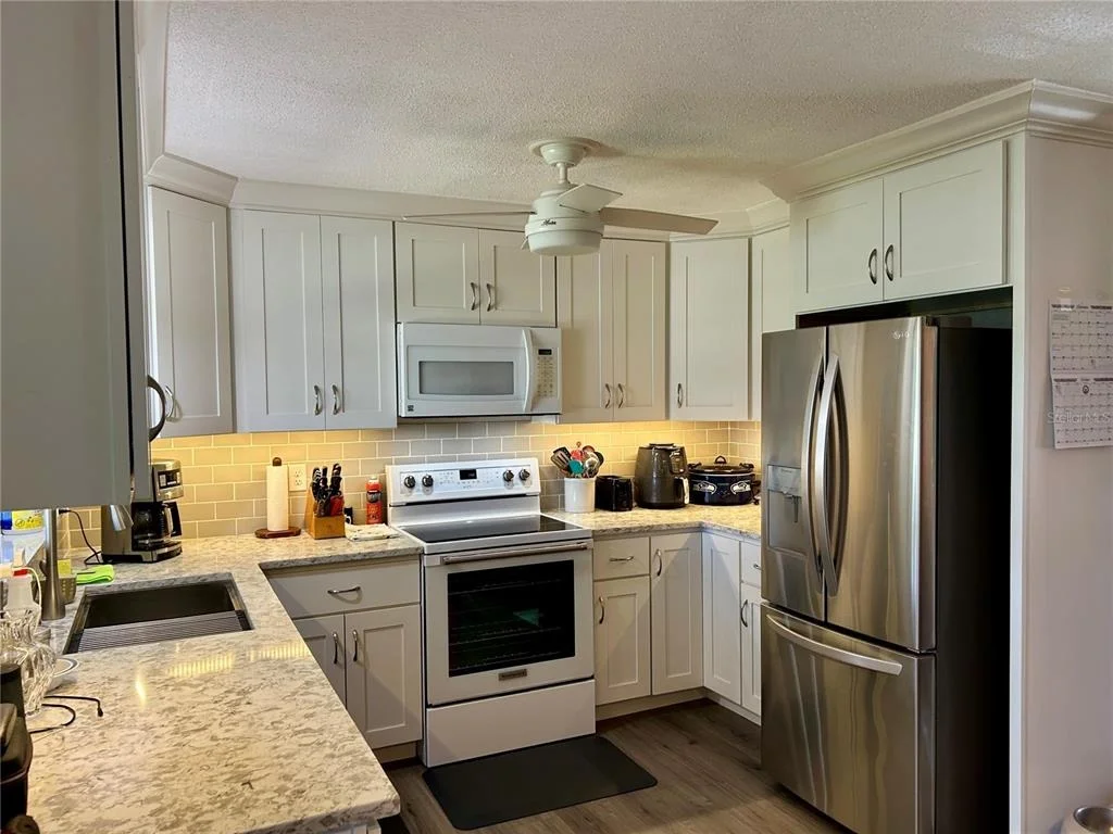 Photo of 1638 PARADISE LANE