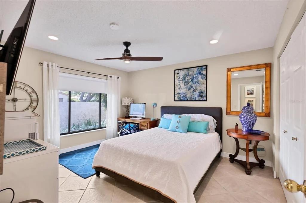 Photo of 6412 SUN EAGLE LANE