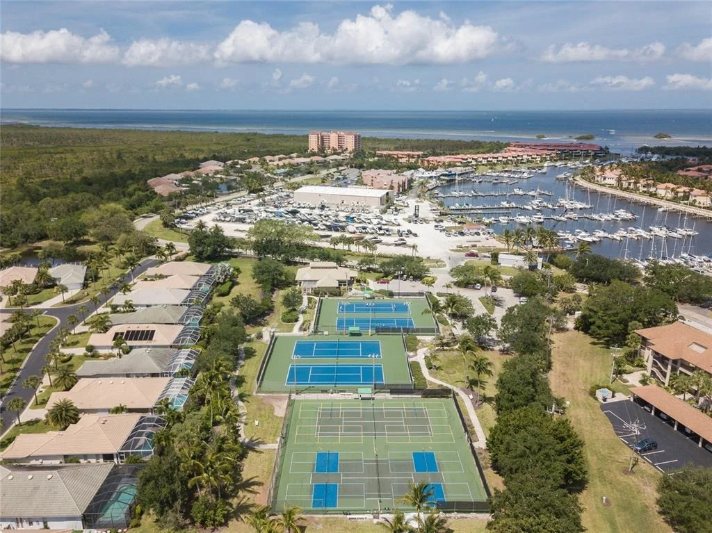 Photo of Unit D at 3336 SUNSET KEY CIRCLE