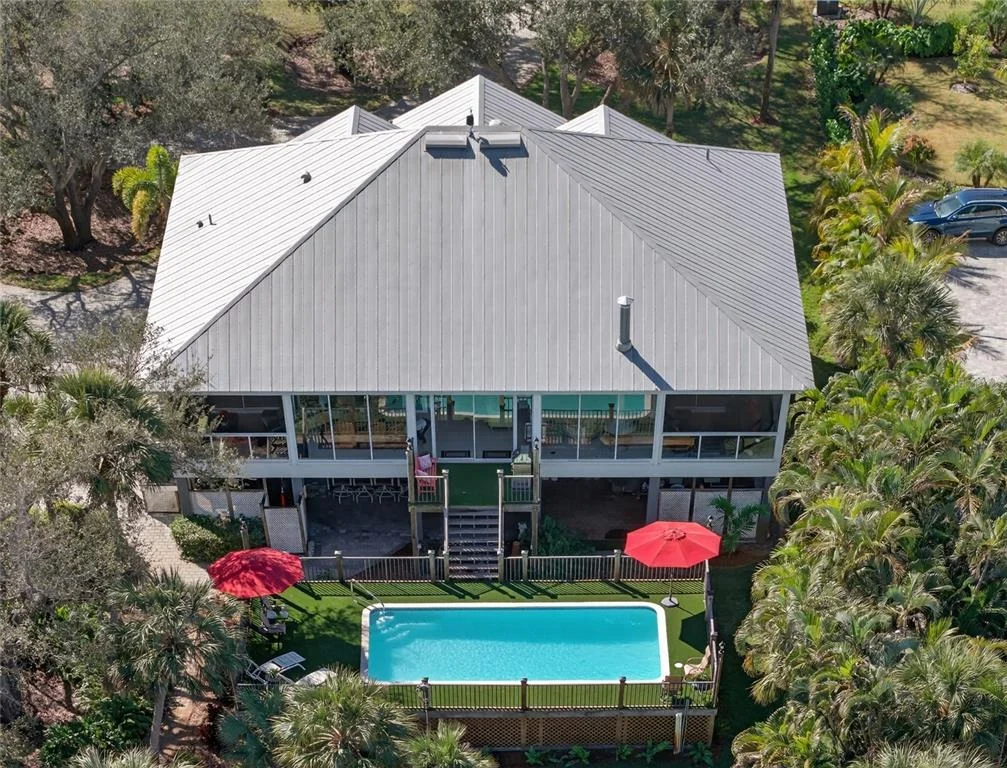 Photo of 10110 CREEKSIDE DRIVE