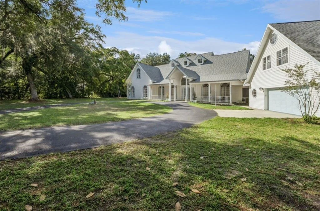 Photo of 21033 VIOLET ROAD