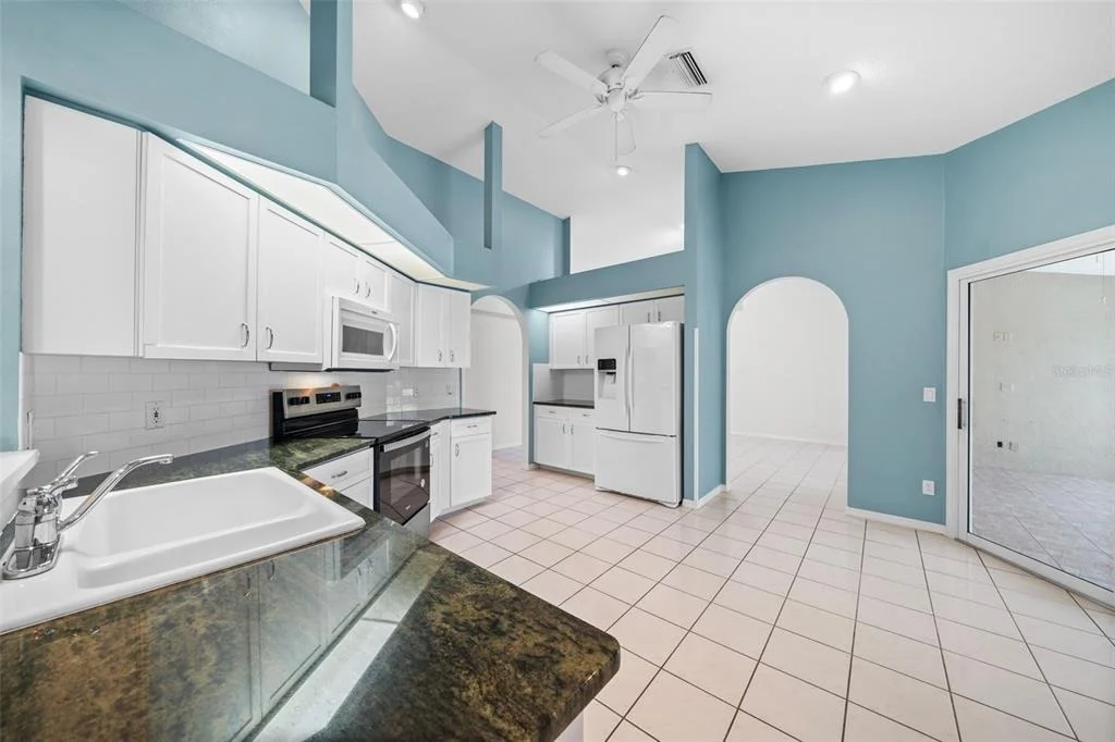 Photo of 555 PARK ESTATES SQUARE