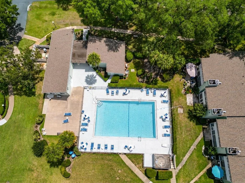 Photo of Unit B at 533 MIDWAY DRIVE
