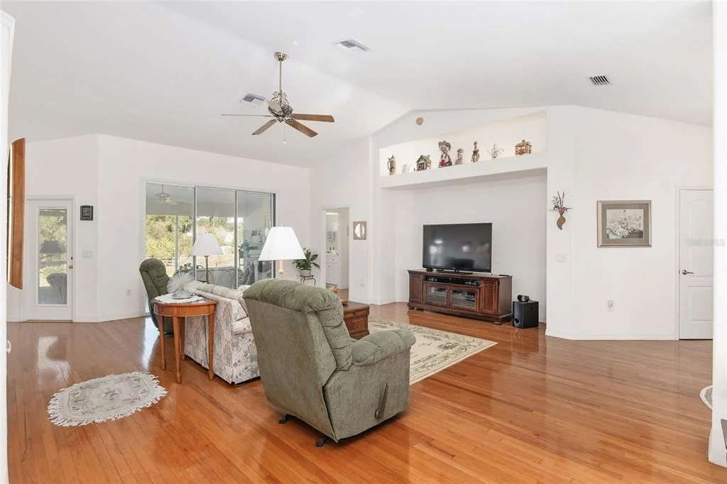 Photo of 999 NE 120 PLACE