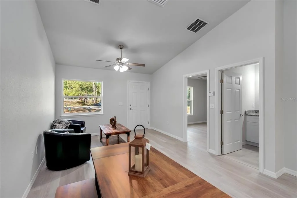 Photo of Unit A at 607 SE 4TH DRIVE