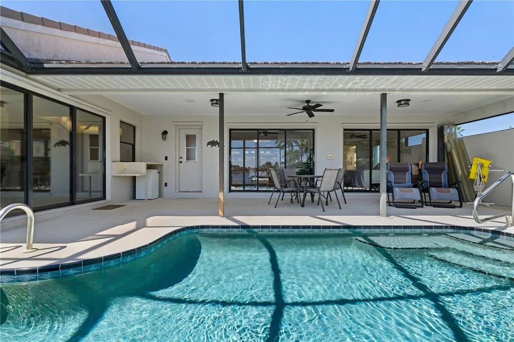 Photo of 308 COLONY POINT DRIVE