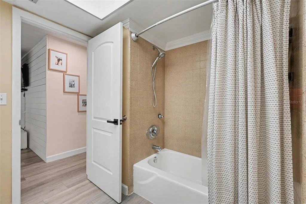 Photo of 2061 FAIR OAK DRIVE