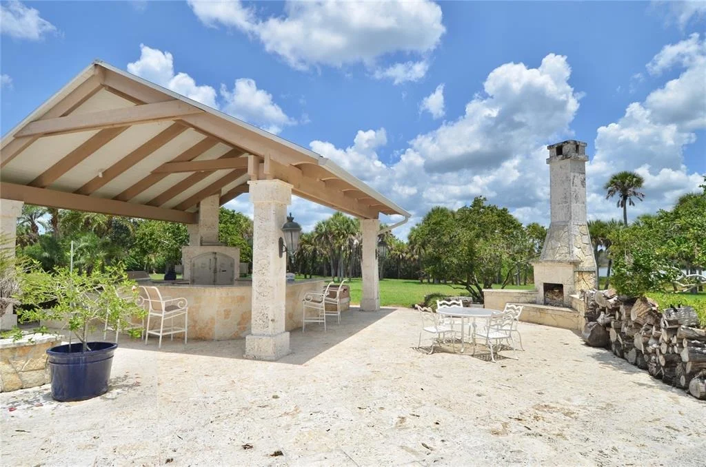 Photo of 630 N RIVER ROAD
