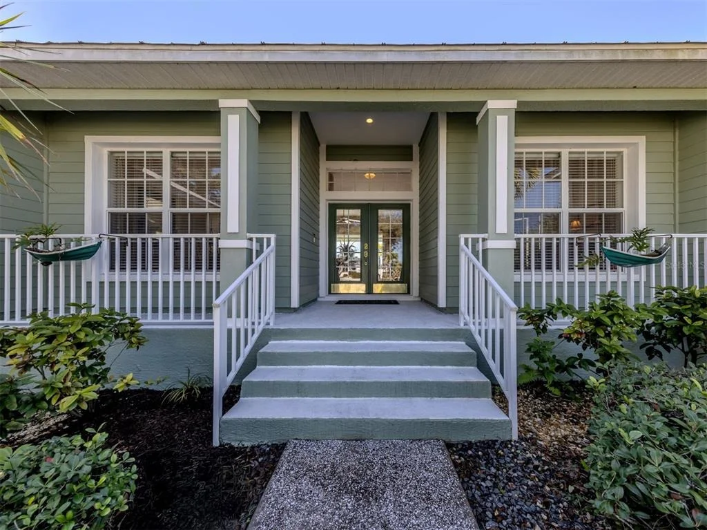 Photo of 853 HILLCREST DRIVE